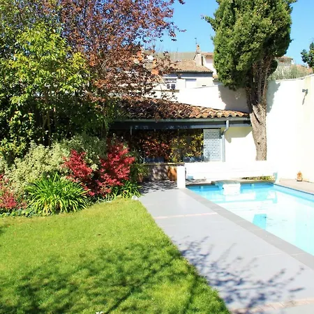 Bordelaise Villa *